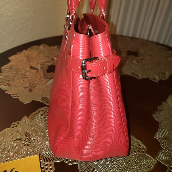 Sold - Picture 4 of 15